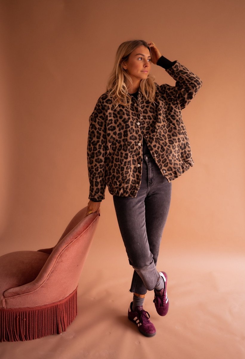 Evelyn | Women's Oversized Leopard Print Snap-Button Quilted Jacket